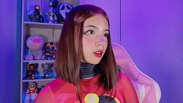 Snapshot of EmilyMiller_ chatting on November 2025 04:20:01 PM EmilyMiller online show from November 2025 04:20:01 PM