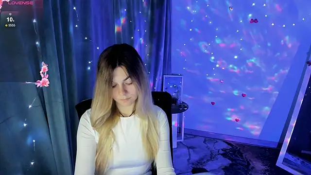 Snapshot of Sweet_me_ chatting on November 2025 07:29:02 AM Sweet me online show from November 2025 07:29:02 AM