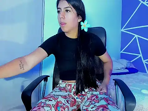 Snapshot of skinnyanai2 chatting on October 2025 02:37:01 PM skinnyanai2 online show from October 2025 02:37:01 PM