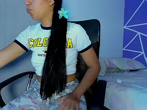 Snapshot of skinnyanai2 chatting on October 2025 02:37:01 PM skinnyanai2 online show from October 2025 02:37:01 PM