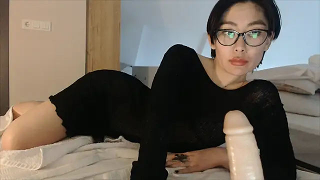 Kunimitsuu  online show from December 2024 09:37:01 PM
