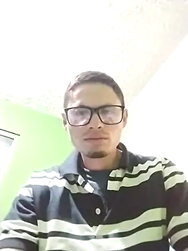 andresr10 online show from October 2025 06:12:01 AM