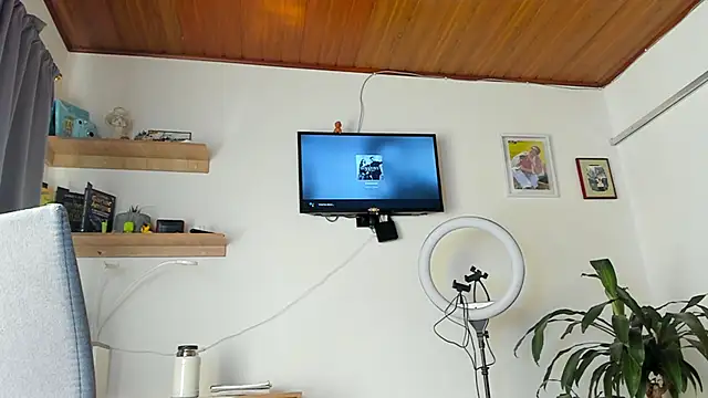 manucute 23  online show from November 2025 05:36:02 PM