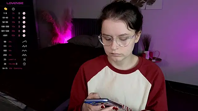 Snapshot of reb_luvng chatting on December 2024 02:55:01 PM reb luvng online show from December 2024 02:55:01 PM
