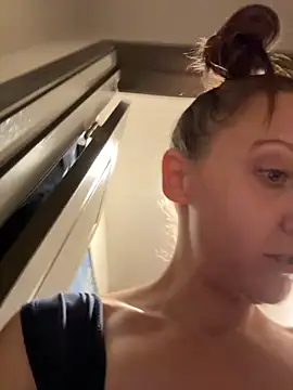 Snapshot of SexyB214 chatting on November 2025 05:51:01 AM SexyB214 online show from November 2025 05:51:01 AM