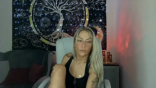 Snapshot of SexxyLiviaa chatting on March 2025 09:00:02 PM SexxyLiviaa online show from March 2025 09:00:02 PM