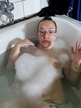 Snapshot of Isabella_Geney chatting on October 2025 12:59:02 PM Isabella Geney online show from October 2025 12:59:02 PM