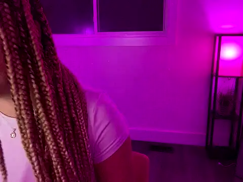 Snapshot of MelSaunders chatting on October 2025 02:02:05 AM MelSaunders online show from October 2025 02:02:05 AM