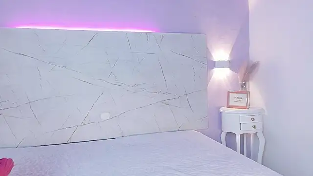 Snapshot of AbrilBrent chatting on September 2025 08:02:01 PM AbrilBrent online show from September 2025 08:02:01 PM