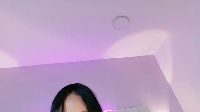 Snapshot of AbrilBrent chatting on October 2025 08:05:02 PM AbrilBrent online show from October 2025 08:05:02 PM