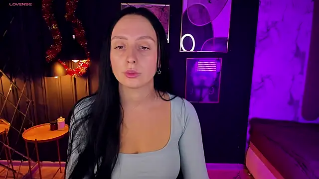 Christy Calypso online show from December 2024 07:43:01 PM