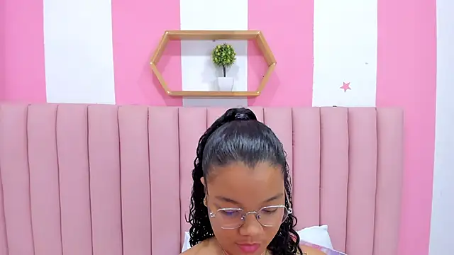 ISABELLA 020 online show from January 2025 12:15:02 PM