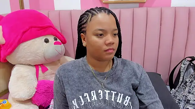 ISABELLA 020 online show from October 2025 12:56:02 PM