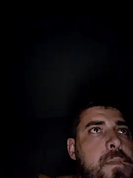 Snapshot of Dat1994 chatting on December 2025 06:40:02 AM Dat1994 online show from December 2025 06:40:02 AM