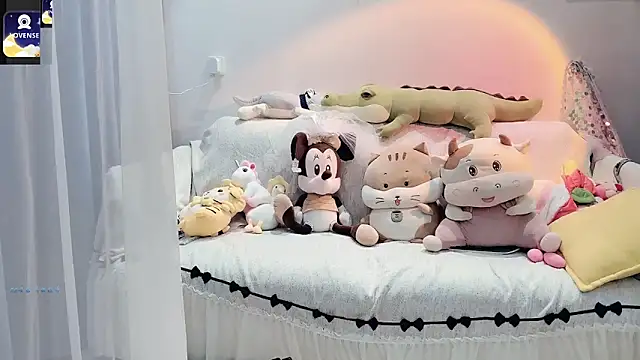 AKiKi711 online show from September 2025 03:48:02 PM