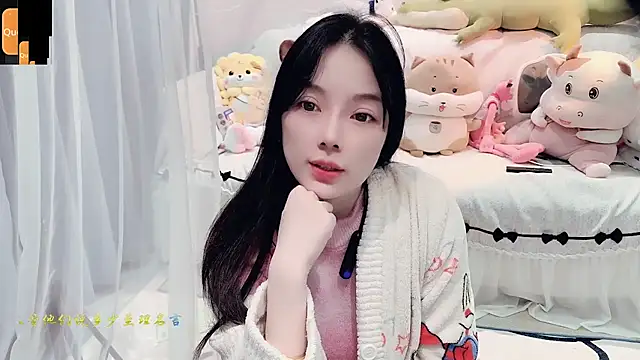 AKiKi711 online show from October 2025 04:38:02 PM