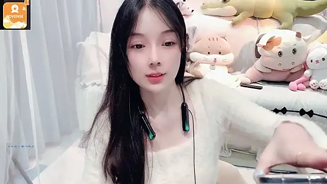 AKiKi711 online show from October 2025 04:29:02 PM