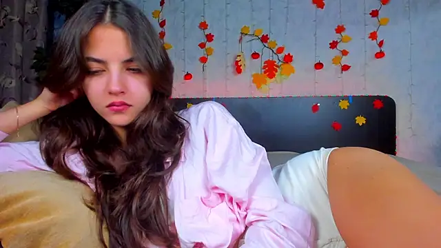 Snapshot of Milana_Crystal_ chatting on October 2025 08:09:01 AM Milana Crystal online show from October 2025 08:09:01 AM