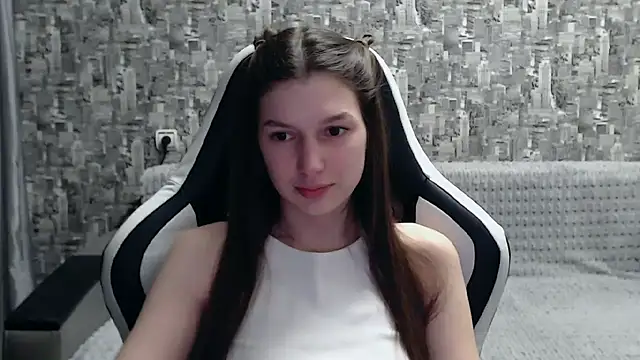 MissMiaCutie online show from March 2025 04:00:02 PM