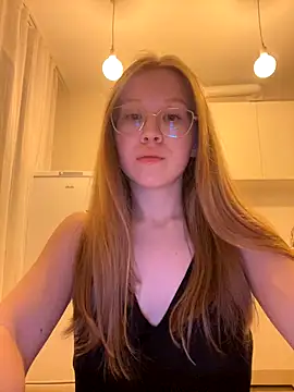 Snapshot of Eva_Weyne chatting on September 2025 07:19:02 PM Eva Weyne online show from September 2025 07:19:02 PM