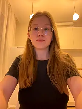 Snapshot of Eva_Weyne chatting on October 2025 08:27:02 PM Eva Weyne online show from October 2025 08:27:02 PM