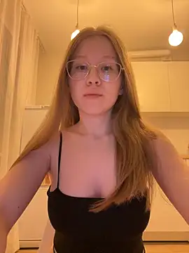 Snapshot of Eva_Weyne chatting on October 2025 08:06:02 PM Eva Weyne online show from October 2025 08:06:02 PM