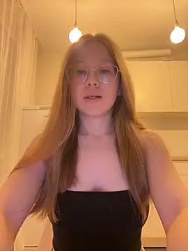 Snapshot of Eva_Weyne chatting on October 2025 07:04:02 PM Eva Weyne online show from October 2025 07:04:02 PM