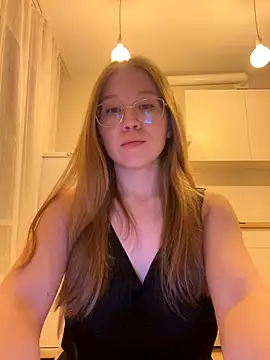 Snapshot of Eva_Weyne chatting on October 2025 07:58:02 PM Eva Weyne online show from October 2025 07:58:02 PM