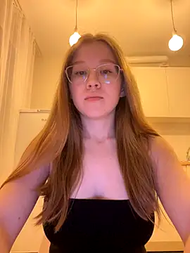 Snapshot of Eva_Weyne chatting on October 2025 07:37:01 PM Eva Weyne online show from October 2025 07:37:01 PM