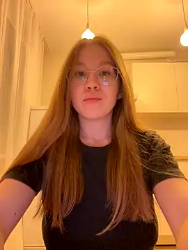 Snapshot of Eva_Weyne chatting on November 2025 07:38:01 PM Eva Weyne online show from November 2025 07:38:01 PM