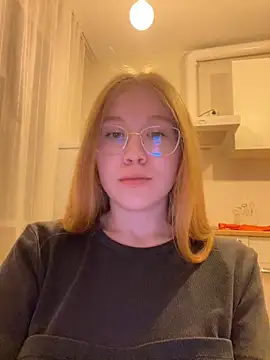 Snapshot of Eva_Weyne chatting on November 2025 07:57:02 PM Eva Weyne online show from November 2025 07:57:02 PM