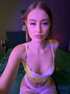 Snapshot of Sweet__Milly chatting on January 2025 07:00:02 PM Sweet Milly online show from January 2025 07:00:02 PM