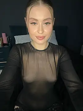 Snapshot of Sweet__Milly chatting on February 2025 05:50:01 PM Sweet Milly online show from February 2025 05:50:01 PM