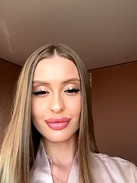 Snapshot of Sweet__Milly chatting on September 2025 01:34:02 PM Sweet Milly online show from September 2025 01:34:02 PM