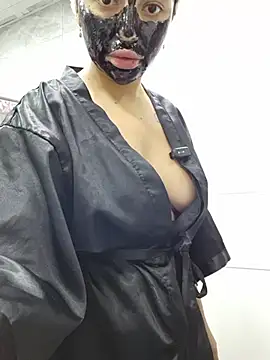 Esmertarcinim online show from October 2025 12:17:01 PM