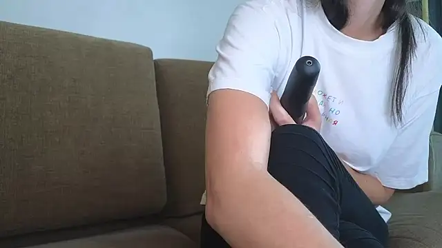 Snapshot of Mr-and-Mrs-Smith chatting on October 2025 12:48:02 PM Mr-and-Mrs-Smith online show from October 2025 12:48:02 PM