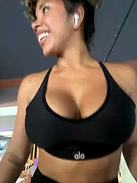 Snapshot of Brunettexio chatting on November 2025 07:03:01 PM Brunettexio online show from November 2025 07:03:01 PM