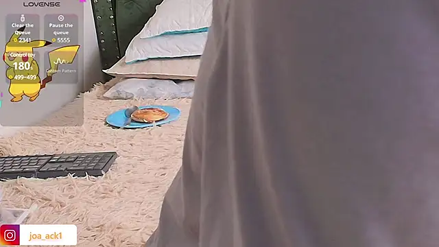 Snapshot of Levii_Ackermann chatting on February 2025 02:24:01 PM Levii Ackermann online show from February 2025 02:24:01 PM