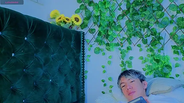 Snapshot of Levii_Ackermann chatting on September 2025 02:42:02 PM Levii Ackermann online show from September 2025 02:42:02 PM