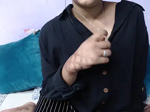 Freya nia online show from October 2025 12:20:01 PM