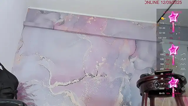 VALERIAQUEENTS online show from September 2025 01:00:01 PM