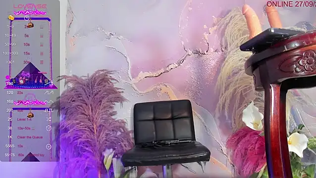 VALERIAQUEENTS online show from September 2025 01:38:01 PM