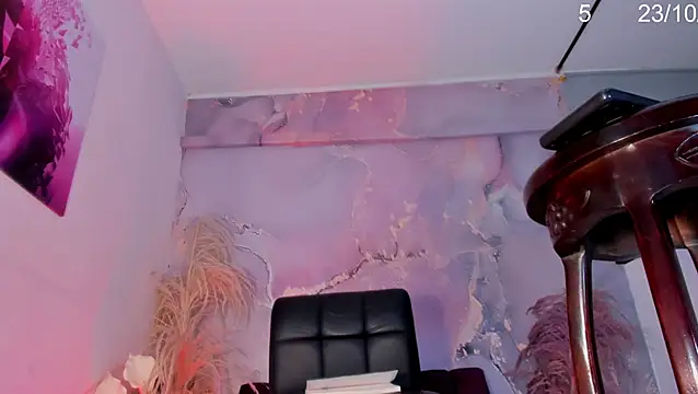 VALERIAQUEENTS online show from October 2025 12:59:01 PM