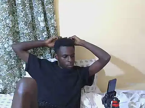 Snapshot of large_blackdick chatting on October 2025 09:14:02 PM large blackdick online show from October 2025 09:14:02 PM