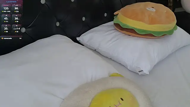 Snapshot of 2SummerLove1 chatting on December 2024 12:27:01 PM 2SummerLove1 online show from December 2024 12:27:01 PM