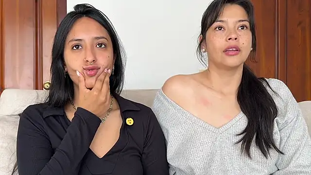 Snapshot of 2SummerLove1 chatting on October 2025 02:02:02 PM 2SummerLove1 online show from October 2025 02:02:02 PM