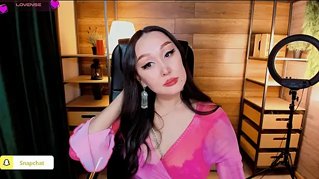 Julianna Jami online show from January 2025 05:56:01 PM