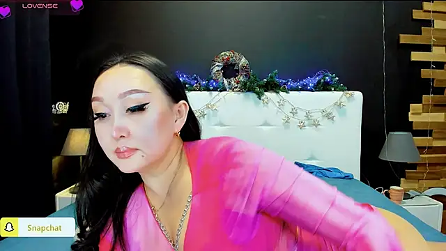 Julianna Jami online show from January 2025 05:22:02 PM