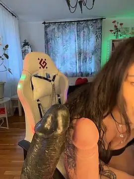 Snapshot of _AHHA_ chatting on October 2025 08:37:01 AM AHHA online show from October 2025 08:37:01 AM