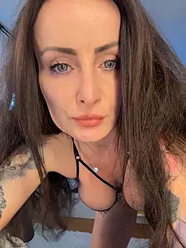 Snapshot of _AHHA_ chatting on November 2025 08:27:02 AM AHHA online show from November 2025 08:27:02 AM